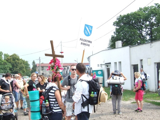74 Rybnicka Pielgrzymka - odpoczynek w Wilczy