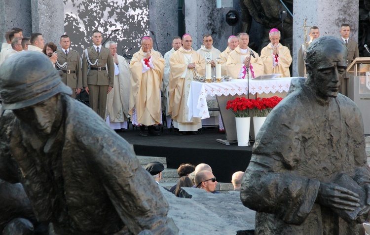 Uroczystości przed Pomnikiem Powstania Warszawskiego