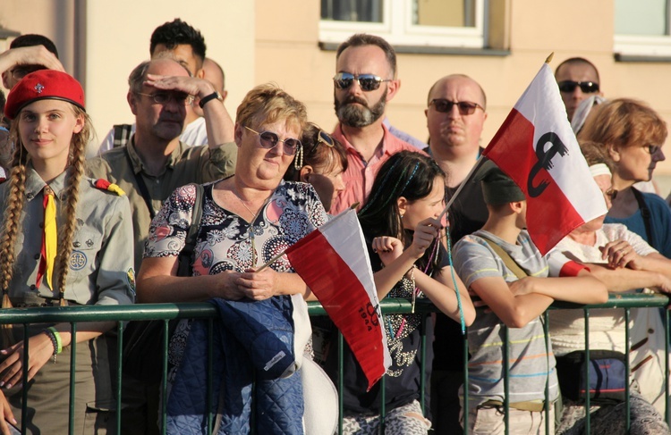 Uroczystości przed Pomnikiem Powstania Warszawskiego