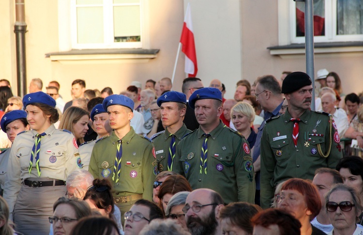 Uroczystości przed Pomnikiem Powstania Warszawskiego