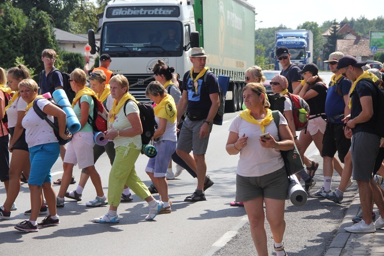 74. Piesza Rybnicka Pielgrzymka - postój w Górnikach