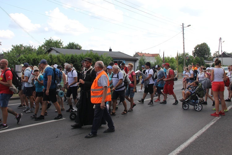 74. Piesza Rybnicka Pielgrzymka - postój w Górnikach