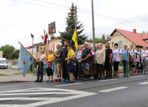 Minutą ciszy oraz odśpiewaniem hymnu narodowego pielgrzymi z Kaszub uczcili 75. rocznicę powstania warszawskiego.