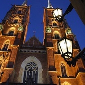 Eucharystia on-line z katedry wrocławskiej