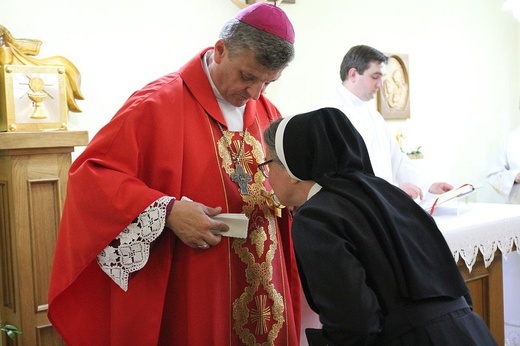 Powitanie sióstr nazaretanek w bielskim Domu Matki i Dziecka Caritas