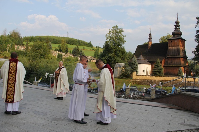 Krużlowa. Rozpoczęcie odpustu ku czci Przemienienia Pańskiego