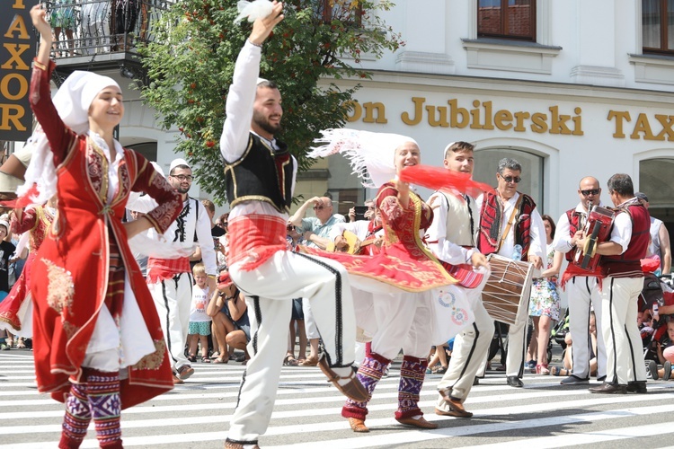 56. Tydzień Kultury Beskidzkiej - korowód na ulicach Żywca - 2019