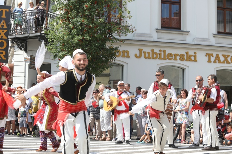 56. Tydzień Kultury Beskidzkiej - korowód na ulicach Żywca - 2019