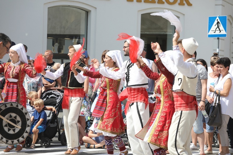 56. Tydzień Kultury Beskidzkiej - korowód na ulicach Żywca - 2019