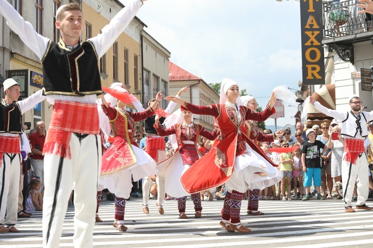 56. Tydzień Kultury Beskidzkiej - korowód na ulicach Żywca - 2019