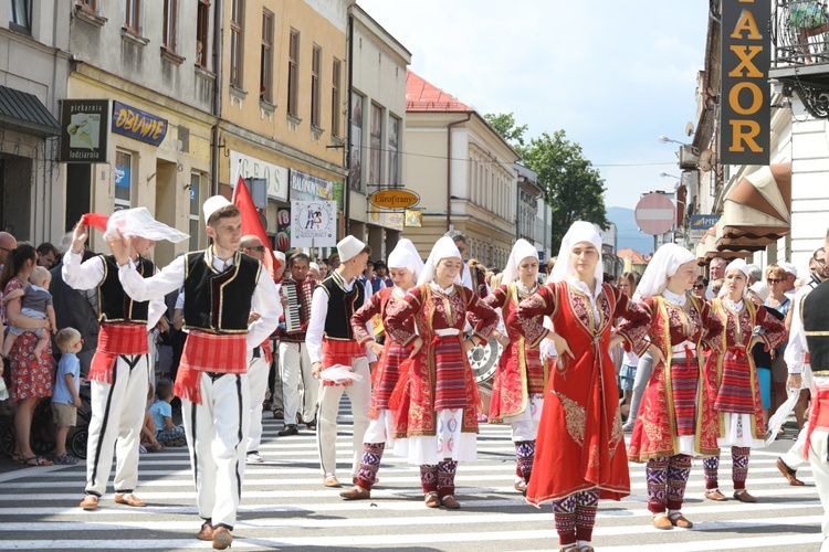 56. Tydzień Kultury Beskidzkiej - korowód na ulicach Żywca - 2019