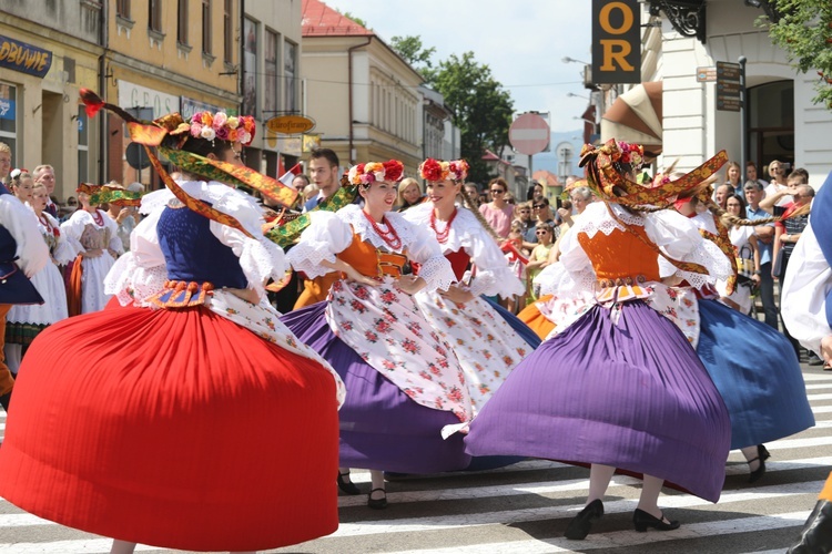 56. Tydzień Kultury Beskidzkiej - korowód na ulicach Żywca - 2019