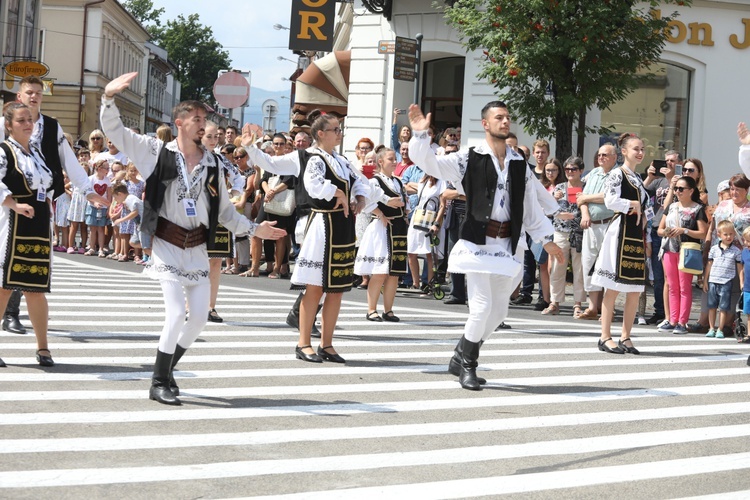 56. Tydzień Kultury Beskidzkiej - korowód na ulicach Żywca - 2019