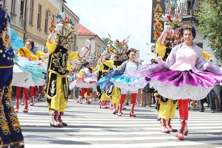 56. Tydzień Kultury Beskidzkiej - korowód na ulicach Żywca - 2019