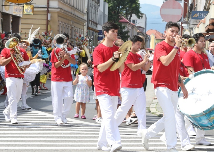 56. Tydzień Kultury Beskidzkiej - korowód na ulicach Żywca - 2019