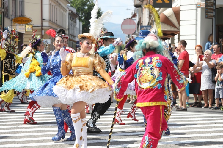 56. Tydzień Kultury Beskidzkiej - korowód na ulicach Żywca - 2019