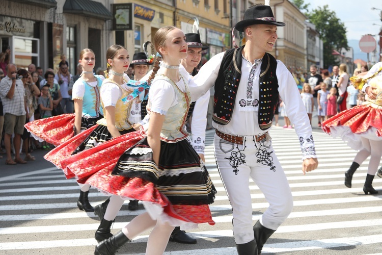 56. Tydzień Kultury Beskidzkiej - korowód na ulicach Żywca - 2019