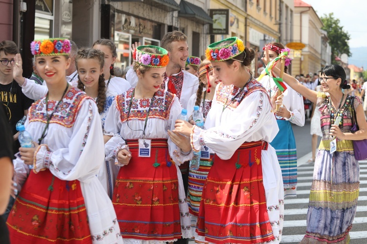 56. Tydzień Kultury Beskidzkiej - korowód na ulicach Żywca - 2019