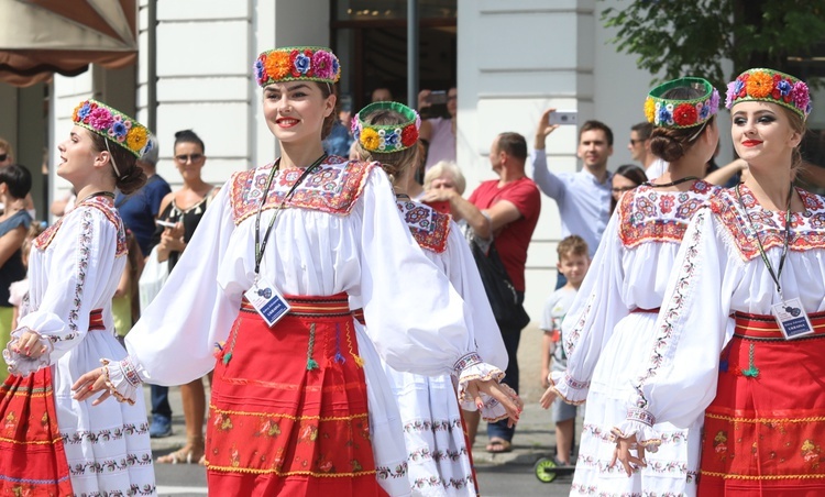 56. Tydzień Kultury Beskidzkiej - korowód na ulicach Żywca - 2019