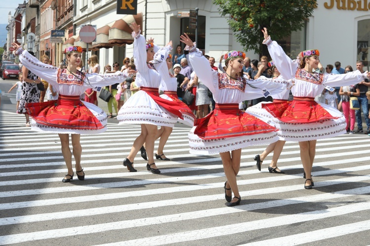 56. Tydzień Kultury Beskidzkiej - korowód na ulicach Żywca - 2019