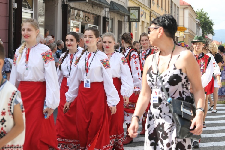 56. Tydzień Kultury Beskidzkiej - korowód na ulicach Żywca - 2019