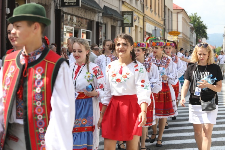 56. Tydzień Kultury Beskidzkiej - korowód na ulicach Żywca - 2019