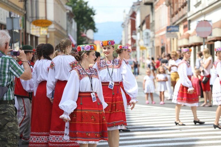 56. Tydzień Kultury Beskidzkiej - korowód na ulicach Żywca - 2019