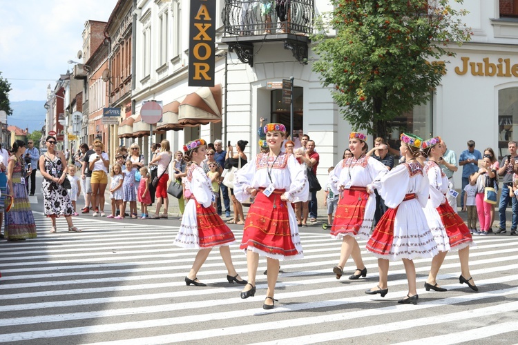 56. Tydzień Kultury Beskidzkiej - korowód na ulicach Żywca - 2019