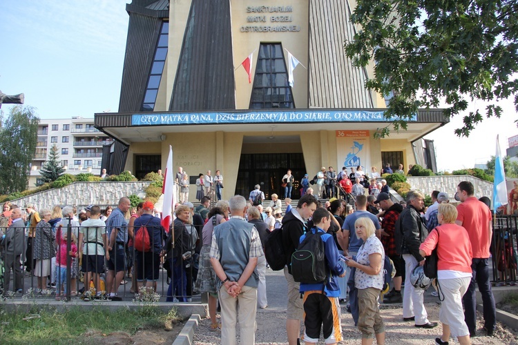 Rodziny i strażacy już na szlaku