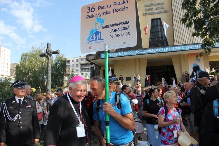 Rodziny i strażacy już na szlaku