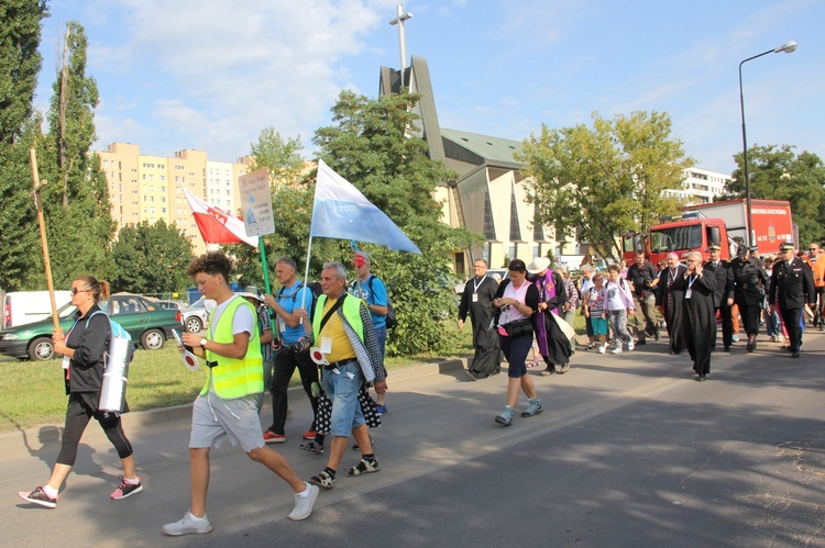 Rodziny i strażacy już na szlaku