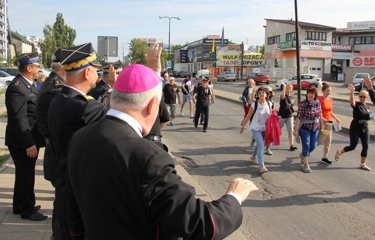 Rodziny i strażacy już na szlaku