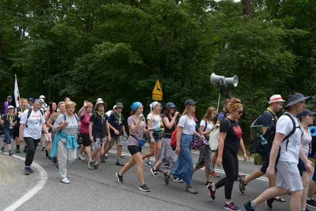 Grupa z Kozienic pielgrzymuje drugi dzień