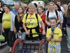 Grupa cytrynowa od kilku godzin wędruje przez diecezję łowicką, rozpoczynając tym samym XXIV ŁPPM.