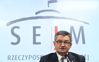 Na stronach sejmowych opublikowano informacje o lotach marszałka Sejmu flotą rządową