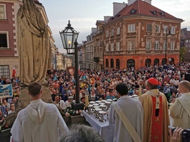 Kard. Nycz: Módlcie się o beatyfikację kard. Wyszyńskiego, by za rok za nią dziękować