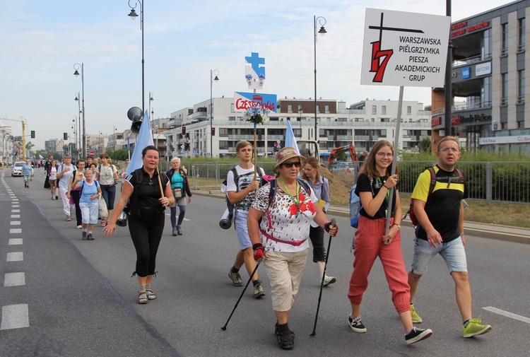 Świątynia Opatrzności Bożej na trasie "siedemnastek"