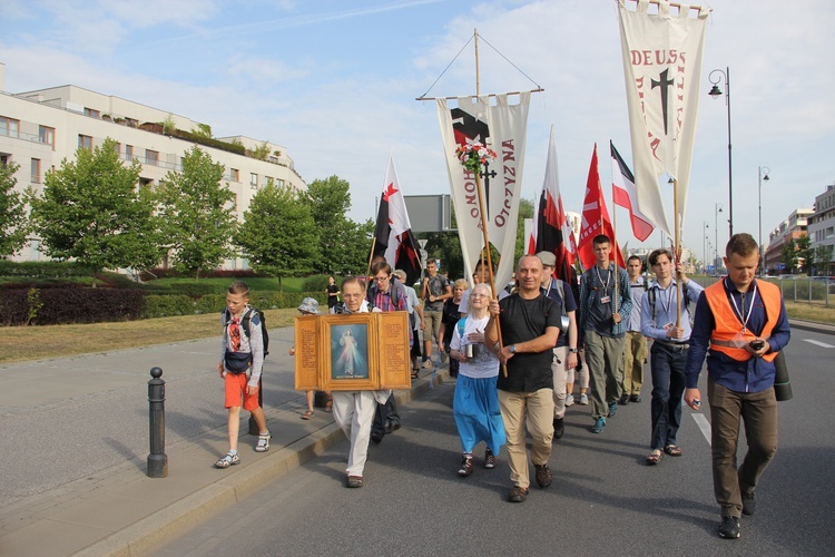 Świątynia Opatrzności Bożej na trasie "siedemnastek"