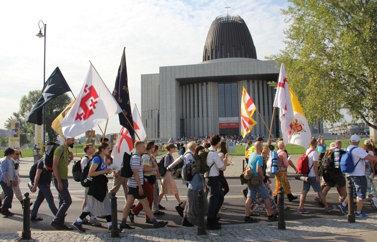 Świątynia Opatrzności Bożej na trasie "siedemnastek"