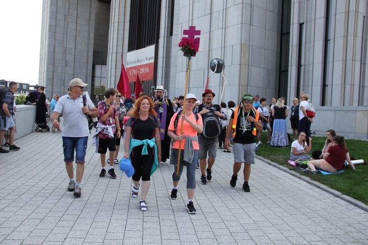 Świątynia Opatrzności Bożej na trasie "siedemnastek"