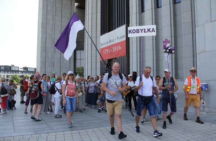 Świątynia Opatrzności Bożej na trasie "siedemnastek"