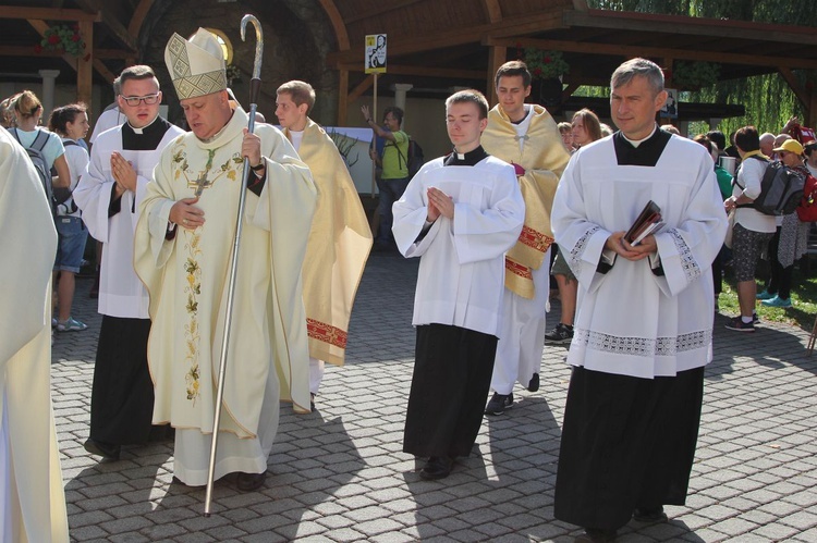 28. Piesza Pielgrzymka Bielsko-Żywiecka na Jasną Górę - Msza św. w Hałcnowie - 2019