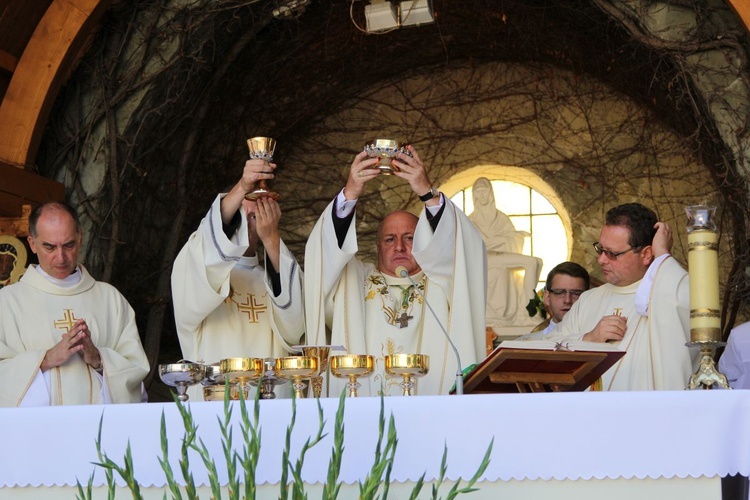 28. Piesza Pielgrzymka Bielsko-Żywiecka na Jasną Górę - Msza św. w Hałcnowie - 2019