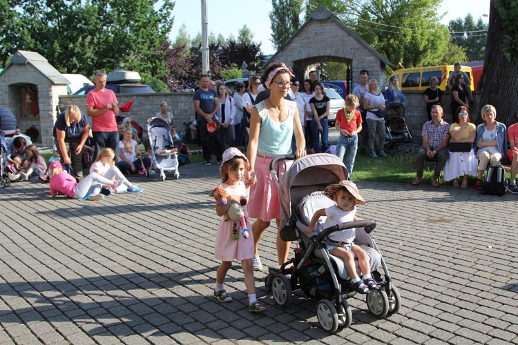 28. Piesza Pielgrzymka Bielsko-Żywiecka na Jasną Górę - Msza św. w Hałcnowie - 2019