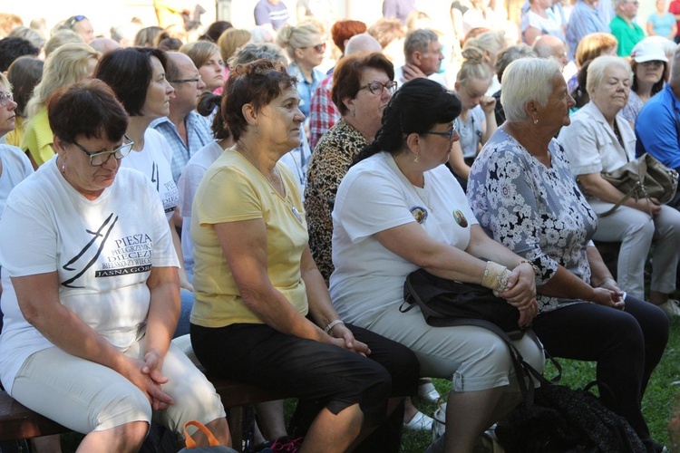 28. Piesza Pielgrzymka Bielsko-Żywiecka na Jasną Górę - Msza św. w Hałcnowie - 2019