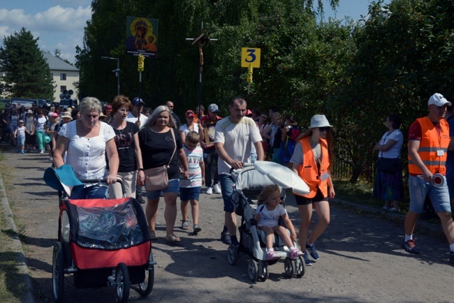 Wyjście pielgrzymki diecezji radomskiej cz. 2