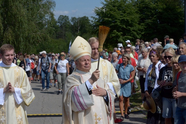 Wyjście pielgrzymki diecezji radomskiej cz. 1