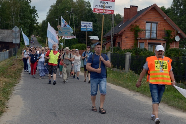 Kolumna skarżyska radomskiej pielgrzymki