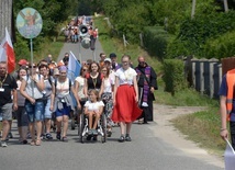 Skarżyską kolumnę tworzą 3 grupy - sanktuaryjna, franciszkańska i suchedniowska.