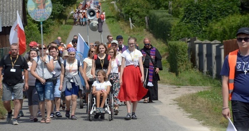 Skarżyską kolumnę tworzą 3 grupy - sanktuaryjna, franciszkańska i suchedniowska.